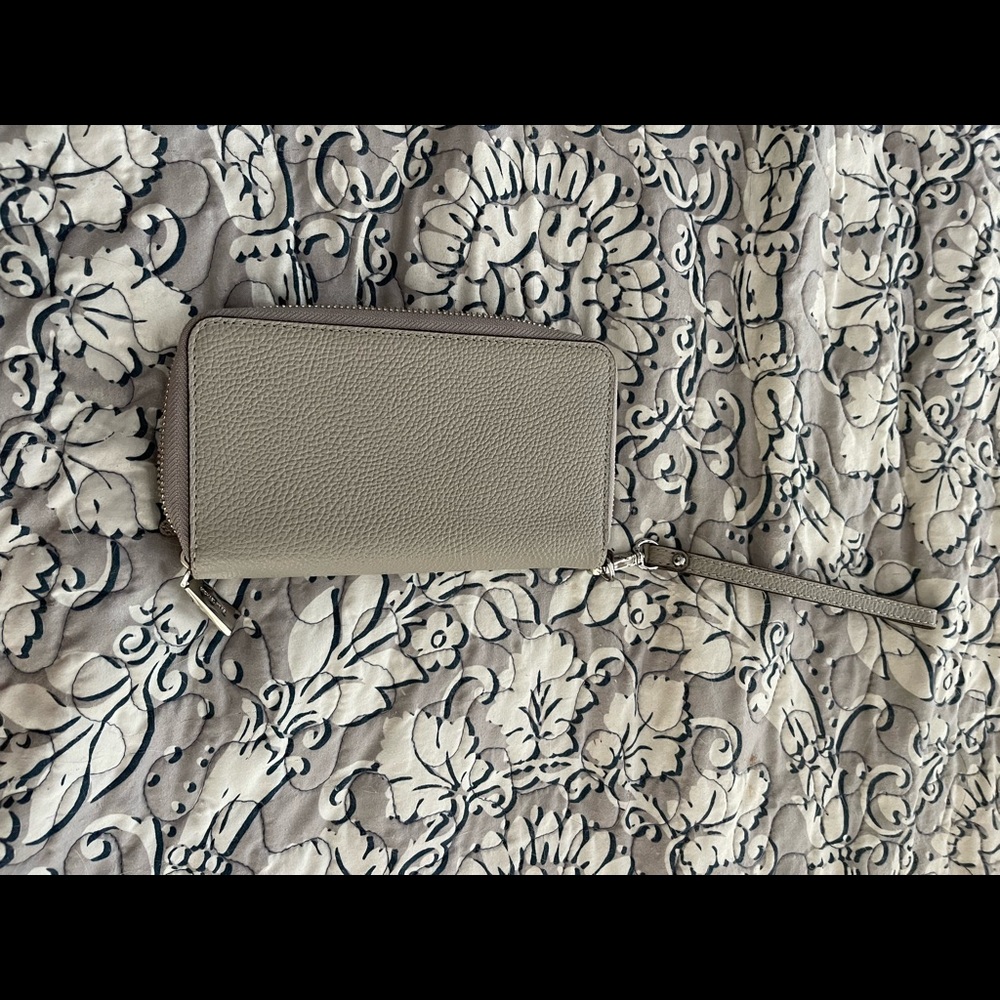 Michael Kors wallet brand new so tags